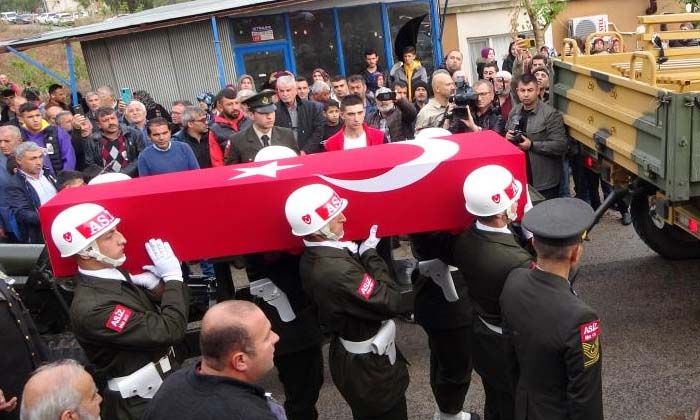 Pençe-Yıldırım şehidi Sinan İnak, son yolculuğuna uğurlandı
