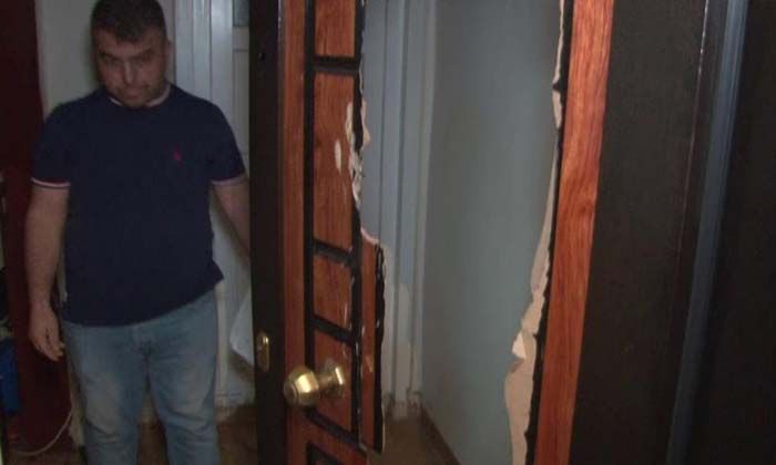 Bağcılar’da kiracısıyla zam konusunda anlaşmazlık yaşayan ev sahibi kapıyı balyozla kırdı