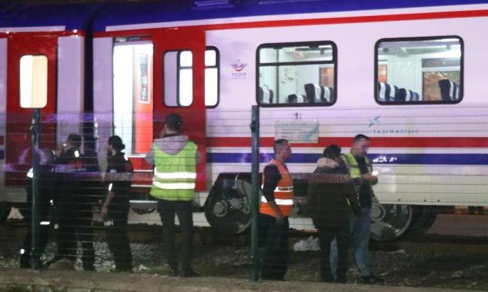 Sakarya’da scooter kullanırken trenin çarptığı Hacer Ölmez hayatını kaybetti