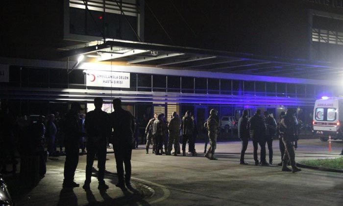 Terör örgütü Kilis’e roket attı, yaralı polisler var