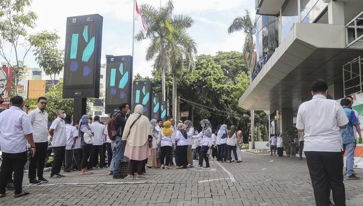 Endonezya’da 5.6 büyüklüğünde deprem: 20 ölü