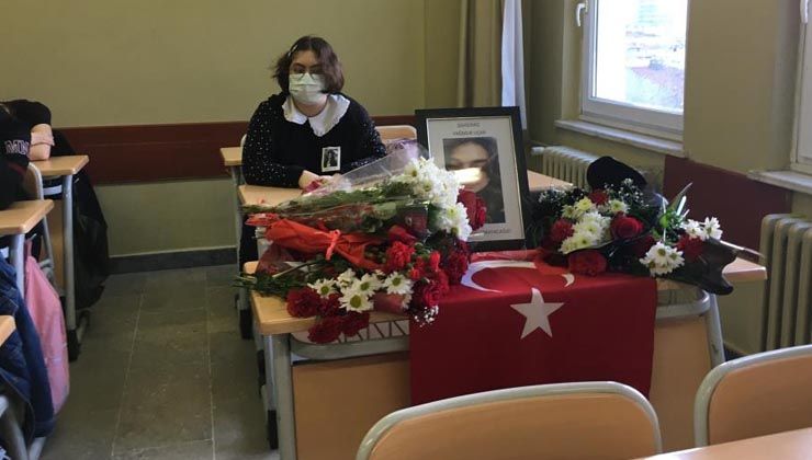 Terör saldırısında hayatını kaybeden Yağmur Uçar okulunda törenle anıldı Terör saldırısında hayatını kaybeden Yağmur Uçar okulunda törenle anıldı
