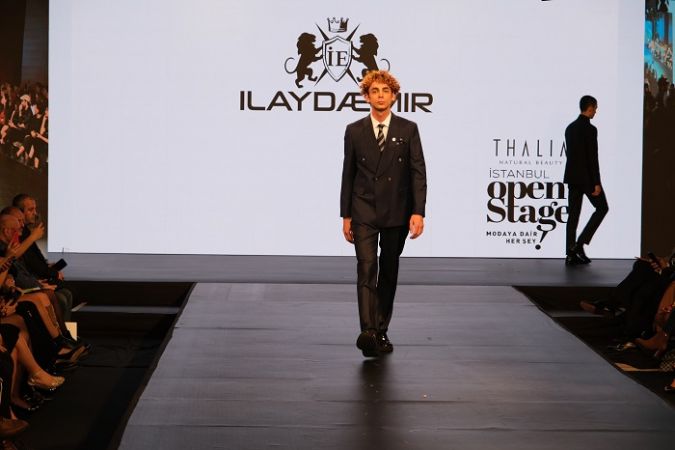 İlayda Emir Yine Adından Söz Ettirdi