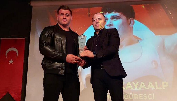 5. kez dünya şampiyonu olan Milli Güreşçi Rıza Kayaalp’e ödül