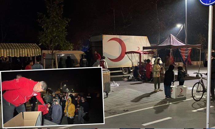 Evlerine giremeyen vatandaşlar dışarıda sabahladı