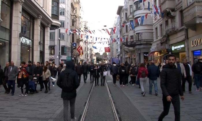 İstiklal Caddesi’ndeki tezgahlar kaldırıldı