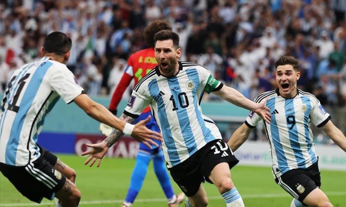 Arjantin zorlu maçta Meksika’yı geçip, son 16’ya kalmak için önemli bir adım attı