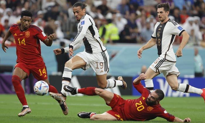 İspanya ile berabere kalan Almanya gruptan çıkmak şansını son maça taşıdı