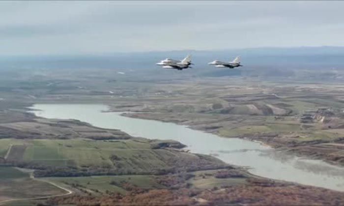 F-16’lar Edirne’de selamlama uçuşu yaptı