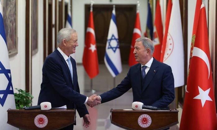 Milli Savunma Bakanı Akar, İsrail Savunma Bakanı Gantz ile görüştü