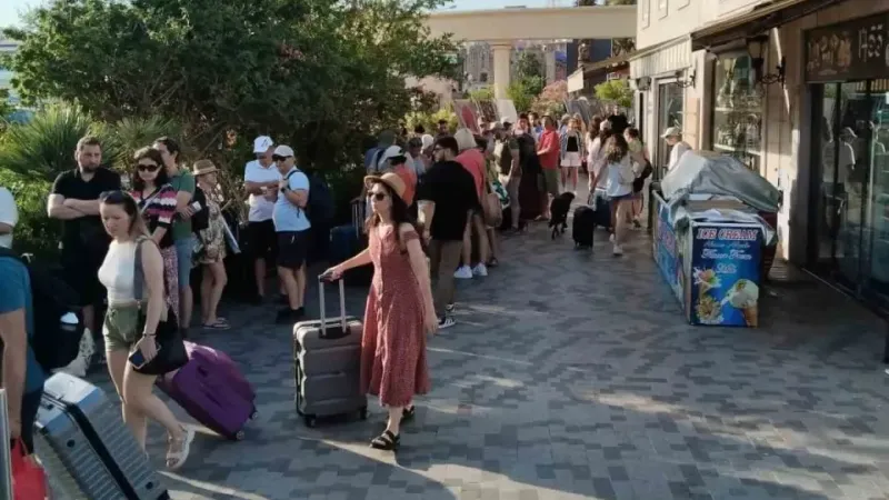 Kuşadası’ndan Sisam Adası’na akın ettiler Kuşadası’ndan Sisam Adası’na akın ettiler