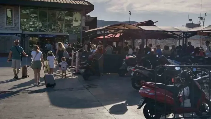 Kuşadası’ndan Sisam Adası’na akın ettiler