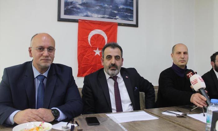 Çiller gelmeyince toplu olarak istifa ettiler