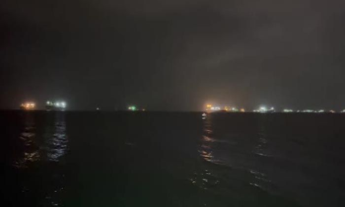 İstanbul Boğazı’nda iki gemi çarpıştı