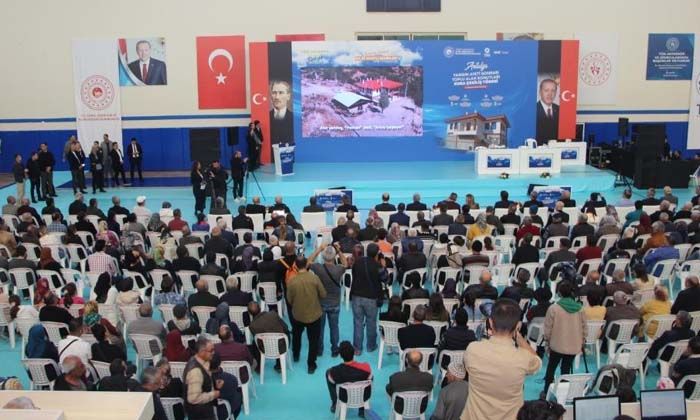 Manavgat’ta yangın afetinden etkilenen vatandaşların evlerinin kura çekimi yapıldı