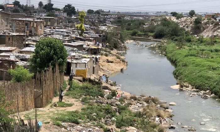 Ayin yapan grup sele kapıldı: 9 ölü, 15 kayıp