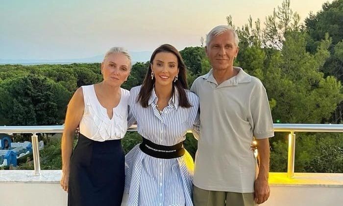 Ünlü manken Özge Ulusoy’un babası trafik kazasında hayatını kaybetti