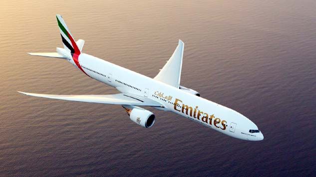 Emirates uçuşlarını askıya almasından sonra ilk yolcu uçuşlarını duyurdu