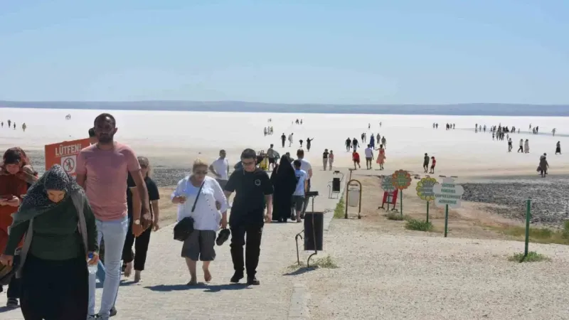 Tuz Gölü pembe renge büründü Tuz Gölü pembe renge büründü