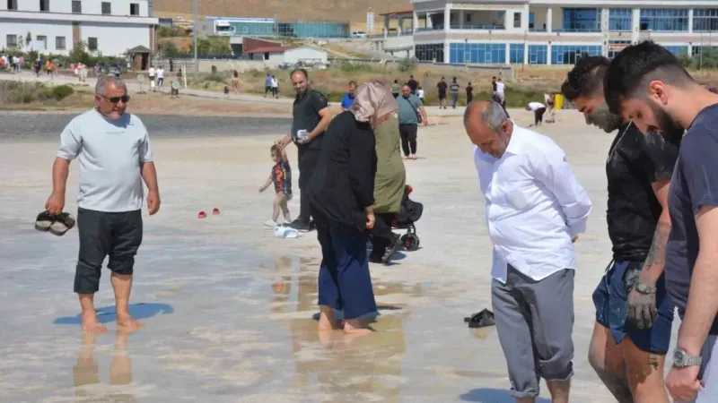 Tuz Gölü pembe renge büründü Tuz Gölü pembe renge büründü