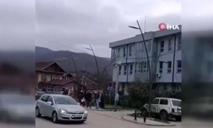 Kosova’nın kuzeyinde patlama ve silah sesleri
