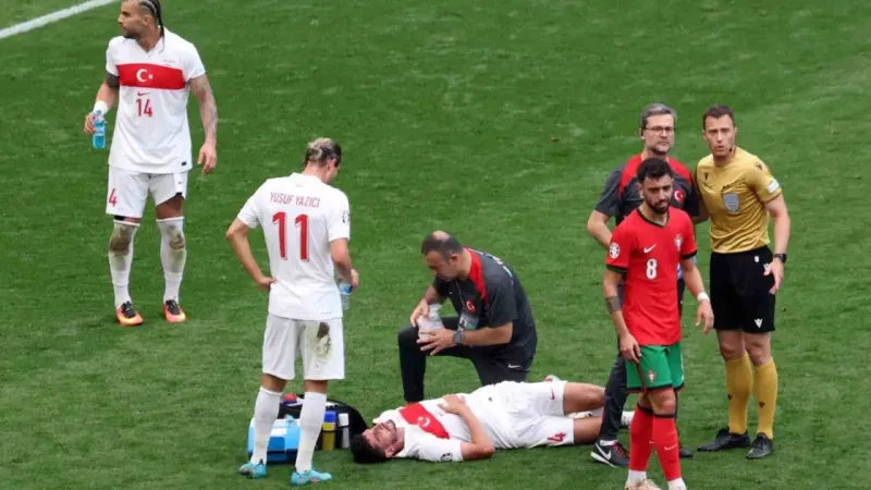 Samet Akaydın sakatlandı Samet Akaydın sakatlandı