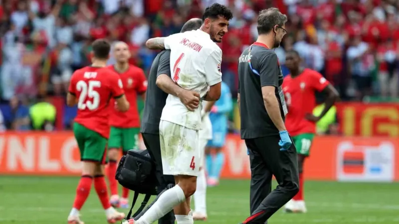 Samet Akaydın sakatlandı Samet Akaydın sakatlandı