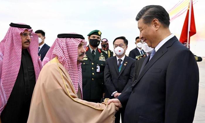 Çin Devlet Başkanı Xi, Suudi Arabistan’da