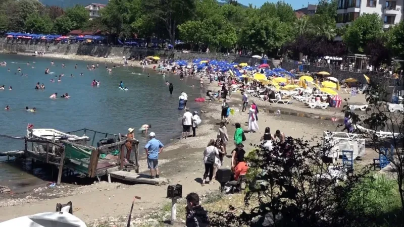 Amasra 8 günde nüfusunun 80 katı misafir ağırladı