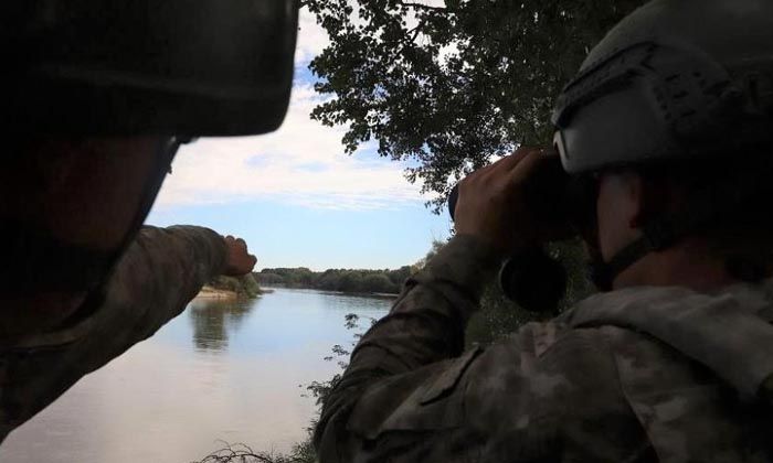 Yunanistan ve Suriye sınırında 11 terörist yakalandı