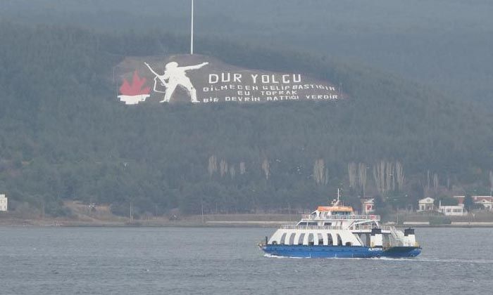 Gökçeada ve Bozcaada’ya bugün ve yarınki feribot seferleri fırtına nedeniyle iptal edildi