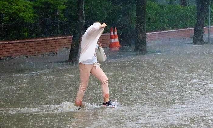 Meteoroloji’den İstanbul’a fırtına uyarısı
