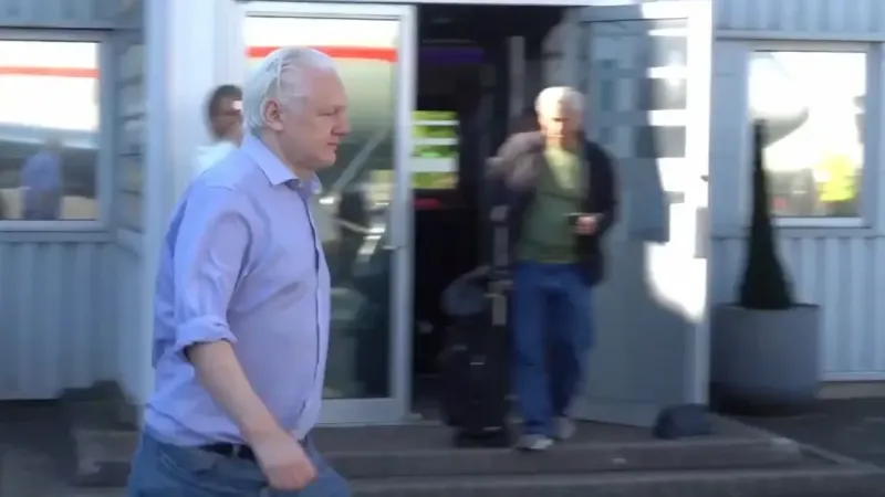 WikiLeaks’in kurucusu Assange, İngiltere’den ayrıldı