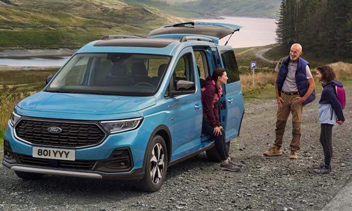 Ford, hafta boyu iş, hafta sonu aile keyfi için Yeni Tourneo Connect aracını tanıttı