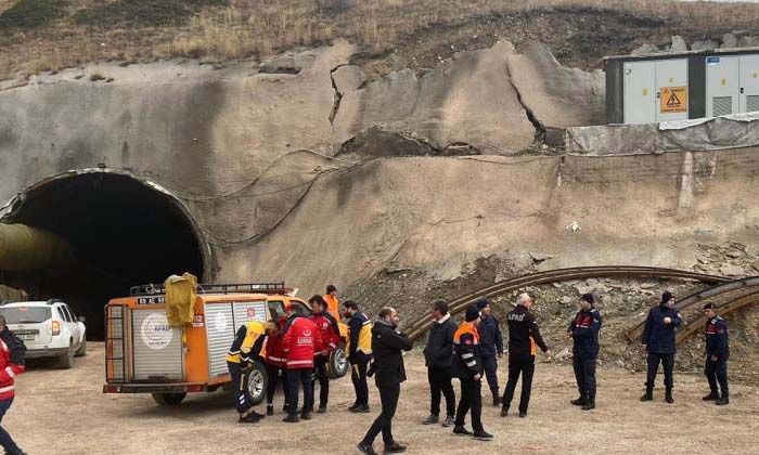 Kop tünelinde göçük: 5 işçi yaralandı