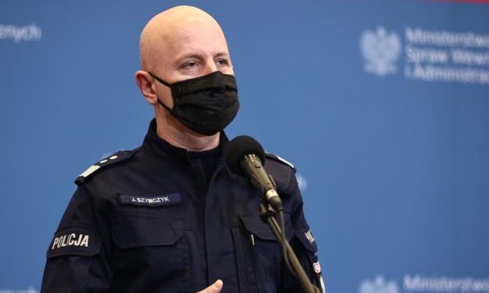 Polonya Emniyet Müdür kendisine verilen hediyenin patlaması sonucu yaralandı