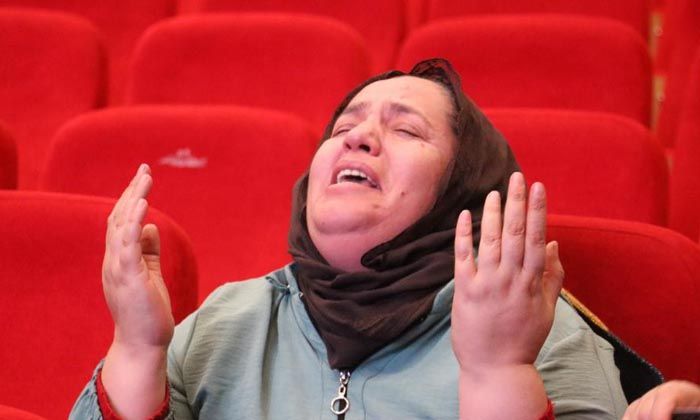 TOKİ kurasında adını duyunca gözyaşlarına boğuldu