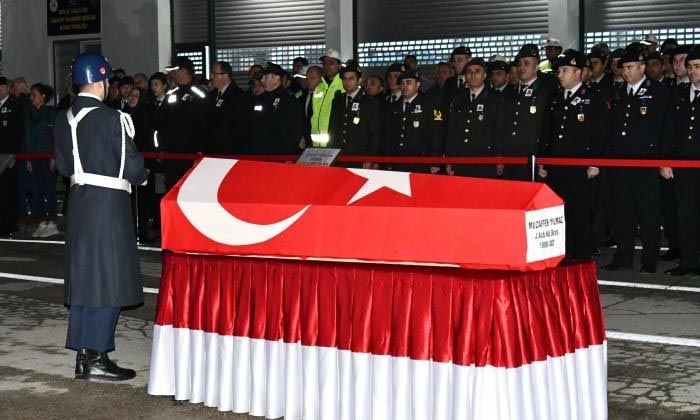 Bolu’da kalp krizi geçiren Kıdemli Başçavuş Muzaffer Yılmaz hayatını kaybetti Bolu’da kalp krizi geçiren Kıdemli Başçavuş Muzaffer Yılmaz hayatını kaybetti