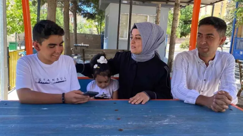 Ebrar Siteleri’nde depremde sağ kurtuldu, LGS birincisi oldu