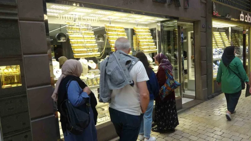 Kuyumcular gurbetçileri bekliyor