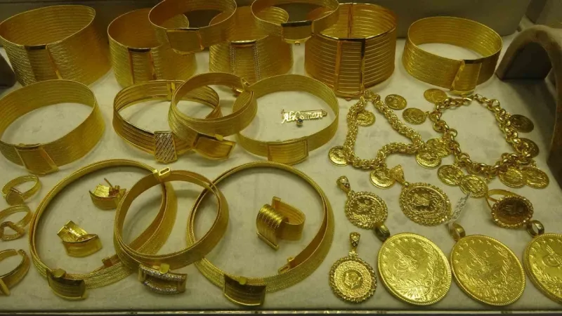 Kuyumcular gurbetçileri bekliyor