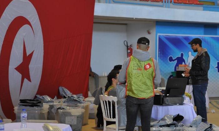 Tunus’ta resmi sonuçlara göre erken seçime katılım yüzde 8.8 oldu