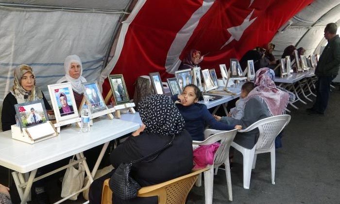 Diyarbakır annelerinin HDP’ye karşı direnişi bin 204 gündür devam ediyor