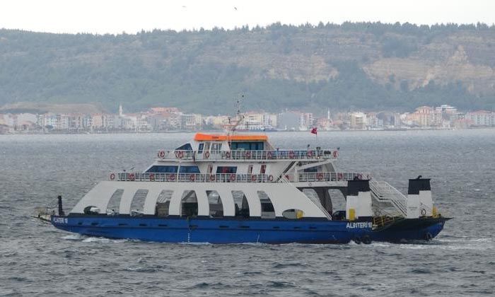 Gökçeada ve Bozcaada’ya fırtına nedeniyle bugün ve yarın tüm feribot seferleri iptal edildi