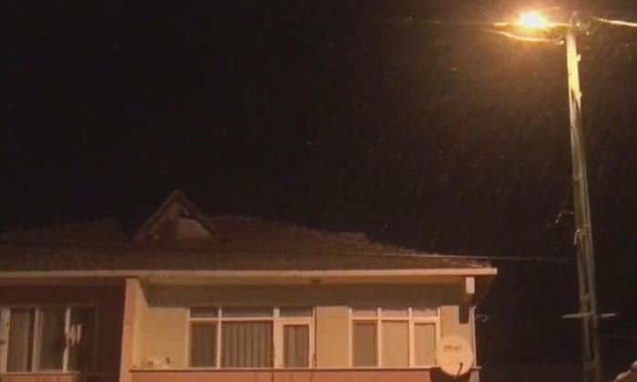 İstanbul’da mevsimin ilk karı Silivri’ye düştü