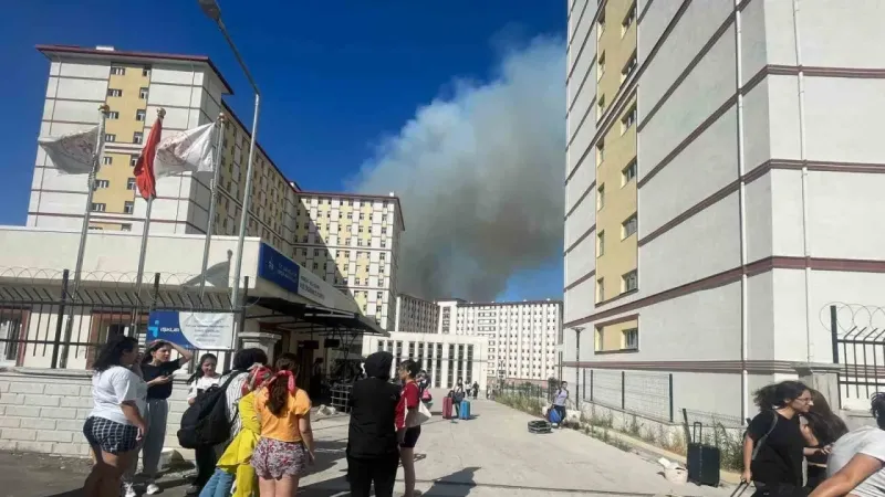 Bursa’daki yangın devam ediyor: Uludağ Üniversitesi’ndeki yurtlar boşaltılıyor
