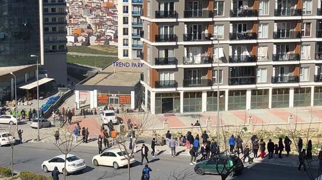 Esenyurt’ta bir evde patlama! Yaralılar var