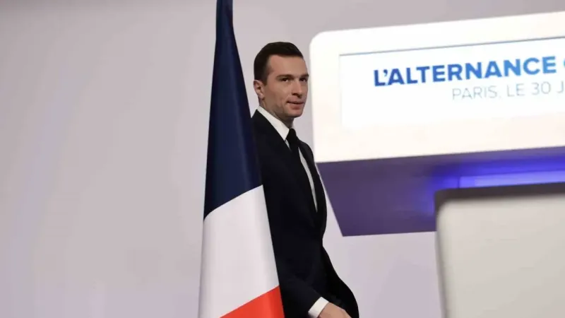 Fransa’da sandık çıkış anketlerine göre aşırı sağcı Ulusal Birlik Partisi seçimlerde önde