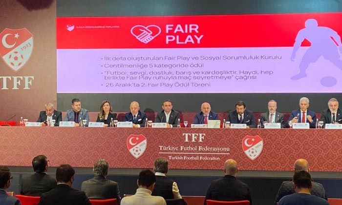 TFF Başkanı Mehmet Büyükekşi: Hakemin yanına fazladan gelen oyuncuya para cezası vereceğiz