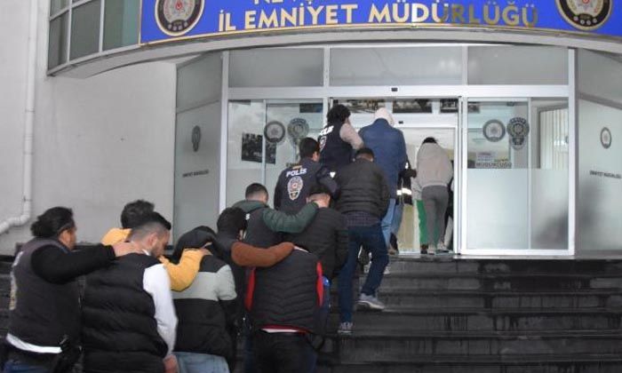 50 milyonluk vurgun yapan çete çökertildi